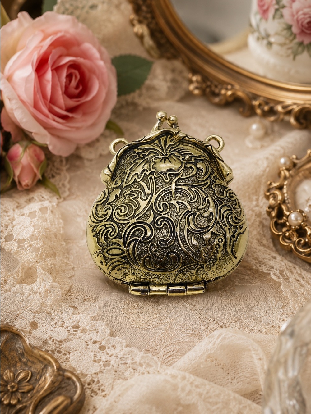 Eleanor ShuMark Antique Bronze Purse Locket Pendant Kiss Lock NWT